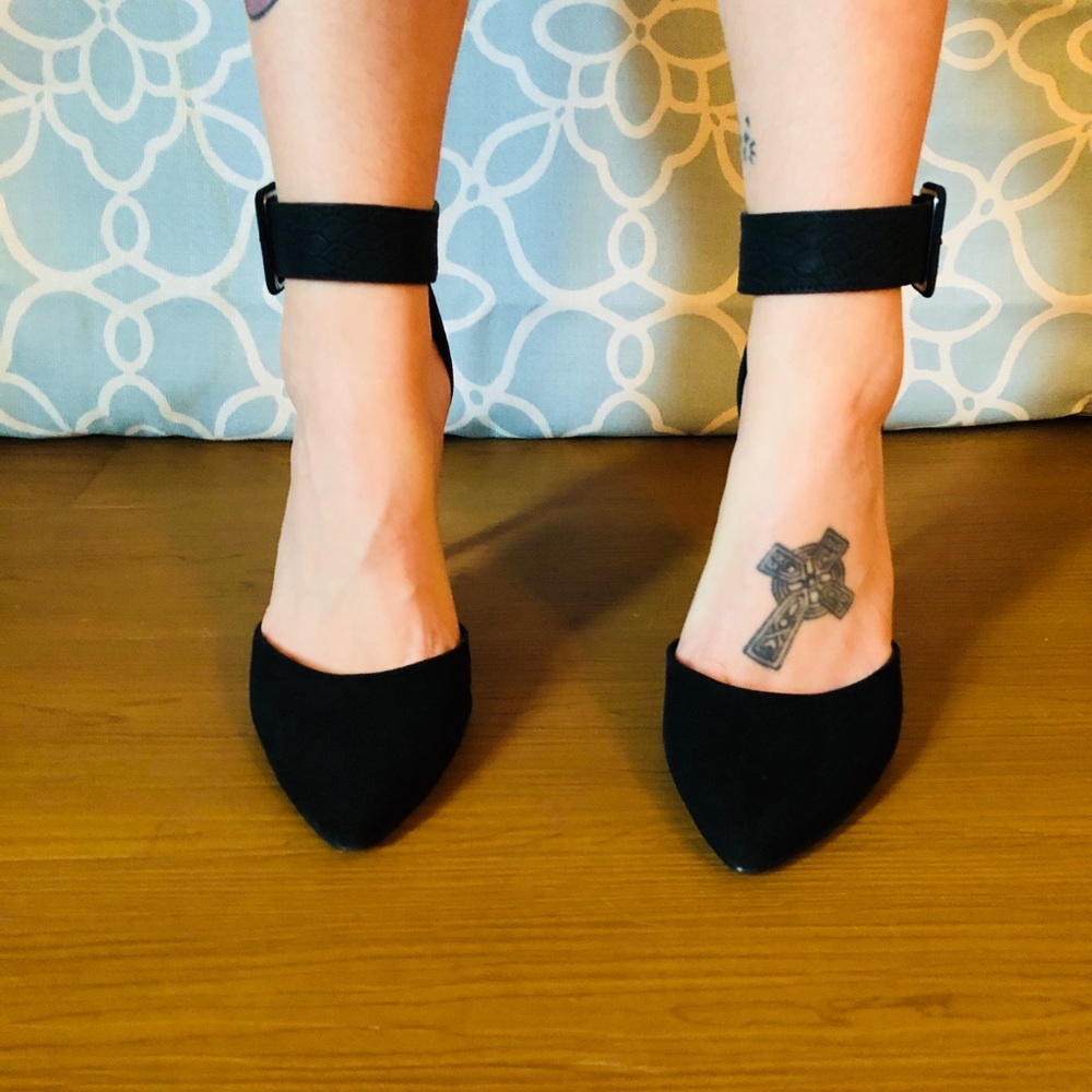 🖤Black Belted Heels🖤